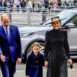 Le prince William, duc de Cambridge, et Catherine (Kate) Middleton, duchesse de Cambridge, Le prince George de Cambridge, La princesse Charlotte de Cambridge - Service d'action de grâce en hommage au prince Philip, duc d'Edimbourg, à l'abbaye de Westminster à Londres, le 29 mars 2022. Le prince Philip, duc d'Edimbourg, est décédé le 9 avril 2021. 