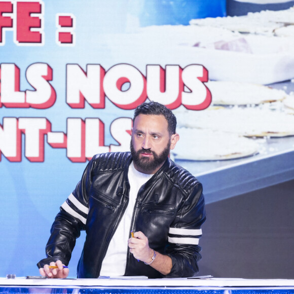 Exclusif - Cyril Hanouna - Sur le plateau de l'émission TPMP (Touche Pas à Mon Poste) présentée en direct par C.Hanouna et diffusée sur C8 - Paris le 05/04/2022 - © Jack Tribeca / Bestimage