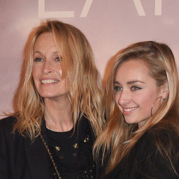 Estelle Lefébure avec sa fille Emma Smet - Avant-première du film "Holy Lands" au cinéma UGC Normandie à Paris, le 4 décembre 2018. © Coadic Guirec/Bestimage