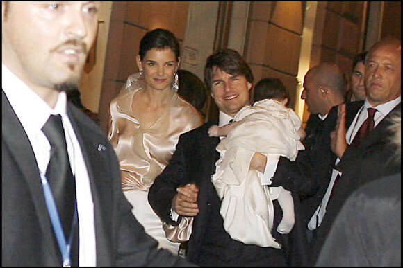 Katie Holmes, Tom Cruise et leur fille Suri avant leur mariage à un diner à Rome au restaurant "Da Nino"