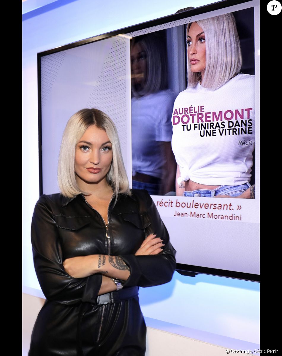 Exclusif - Rendez-vous avec Aurélie Dotremont lors du tournage de l'émission " Le Debrief " pour la chaîne "Non Stop People" à Paris, le 4 décembre 2019. © Cédric Perrin/Bestimage