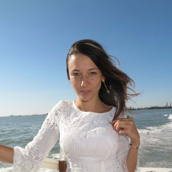 Exclusif - Delphine Wespiser - robe courte Christophe Guillarmé, boucles d'oreilles Cuihua lors du 76ème festival international du film de Venise, la Mostra, le 4 septembre 2019. 