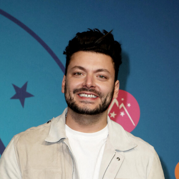 Kev Adams au photocall de la 5ème soirée de compétition de la 25ème édition du Festival international du film de comédie de l'Alpe d'Huez, France, le 21 janvier 20222. © Dominique Jacovides/Bestimage 