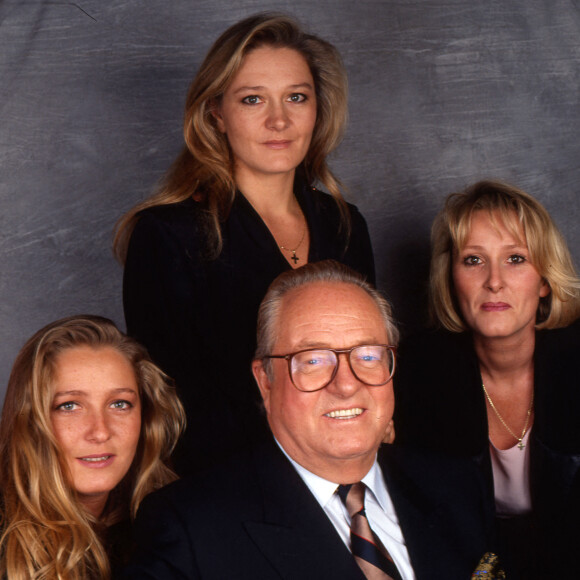 Archives - Jean Marie Le Pen et ses filles Marie-Caroline, Yann, Marine