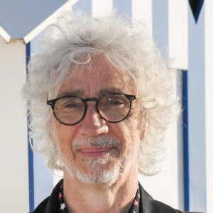 Louis Bertignac lors du photocall du jury du 35ème festival de Cabourg. © Coadic Guirec / Bestimage 