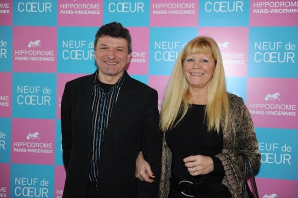 Bernard Thévenet et son épouse à l'Hippodrome de Vincennes. 24/01/2010