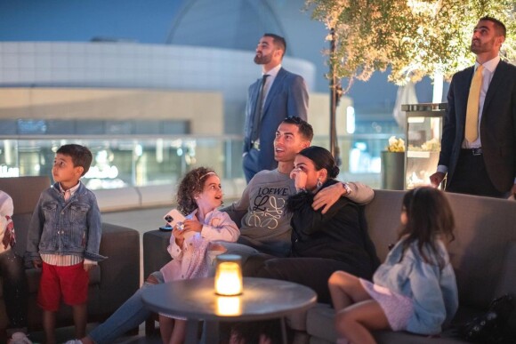 Cristiano Ronaldo et Georgina Rodriguez en vacances à Dubaï avec leurs enfants.