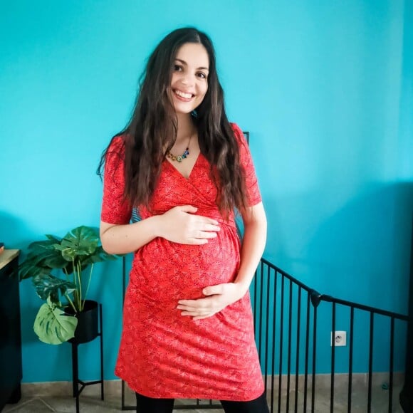 Héloïse Weiner de "Familles nombreuses" enceinte et souriante
