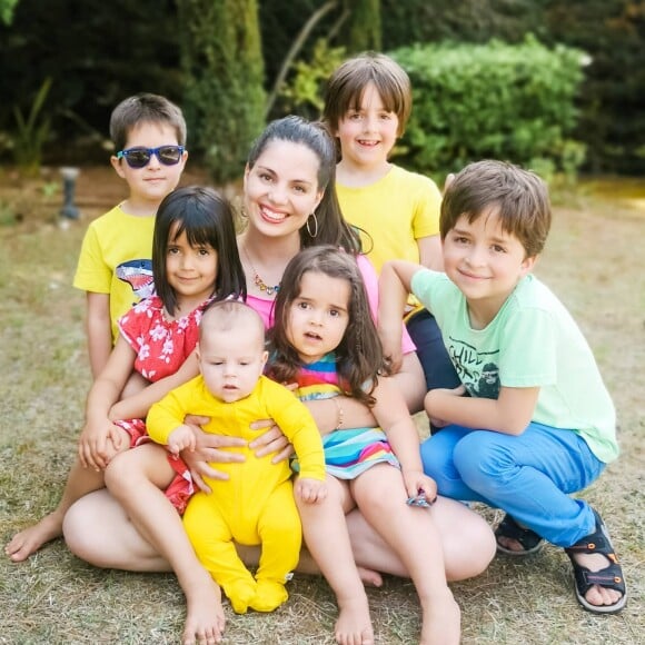 Héloïse Weiner de "Familles nombreuses" avec ses enfants