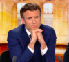 Capture d'écran de la pose d'Emmanuel Macron durant le débat télévisé des présidentielles avec Marine Le Pen