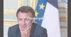 "Vous me trouvez sexy ?" : Le torse très poilu d'Emmanuel Macron moqué par une populaire star américaine