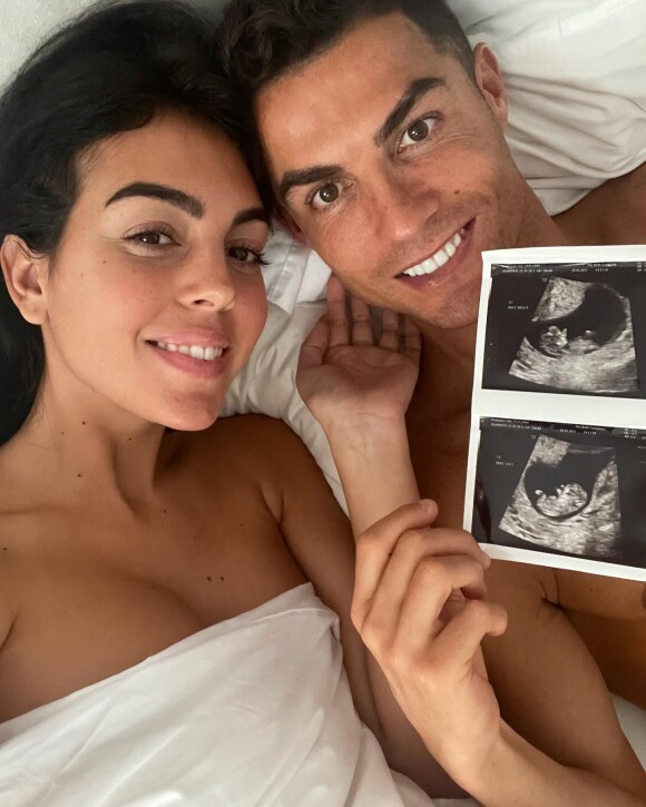 Cristiano Ronaldo et Georgina Rodriguez annonçant attendre des jumeaux. Le 28 octobre 2021.