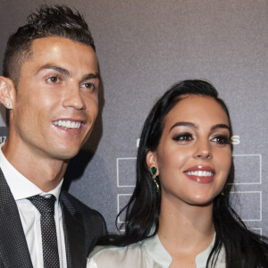 Cristiano Ronaldo (meilleur joueur), son fils Cristiano Jr et sa compagne Georgina Rodriguez enceinte - The Best FIFA Football Awards 2017 au London Palladium à Londres, le 23 octobre 2017. © Pierre Perusseau/Bestimage 