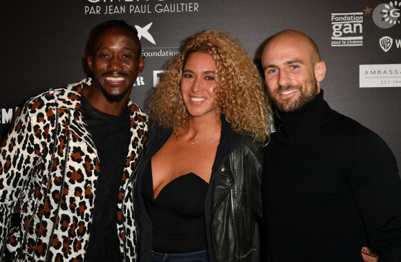 Moussa Niang et sa femme Gaya, François Alu - Visite privée de l'exposition Cinémode par Jean-Paul Gaultier à la cinémathèque française à Paris le 3 octobre 2021. © Veeren Ramsamy - Christophe Clovis/Bestimage 