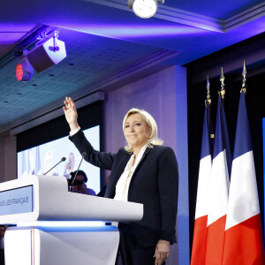 Marine Le Pen, candidate à la présidence du parti d'extrême droite Rassemblement national (RN), prononce un discours au Pavillon d'Armenonville à Paris, France, le 24 avril 2022 après sa défaite au second tour de l'élection présidentielle française