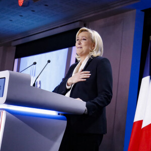 Marine Le Pen, candidate à la présidence du parti d'extrême droite Rassemblement national (RN), prononce un discours au Pavillon d'Armenonville à Paris, France, le 24 avril 2022 après sa défaite au second tour de l'élection présidentielle française