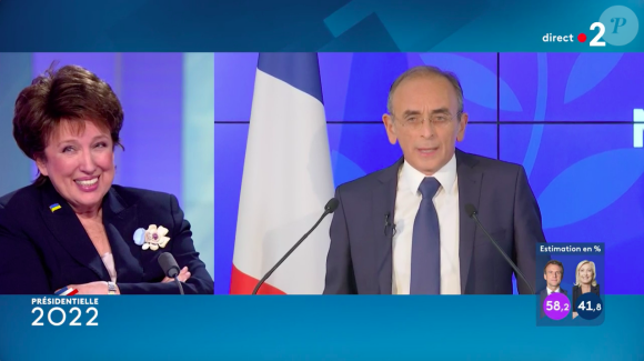 Capture d'écran de la soirée électorale de France 2 durant laquelle on voit Roselyne Bachelot réagir à l'allocution d'Eric Zemmour après la victoire d'Emmanuel Macron à la présidence de la République le 24 avril 2022