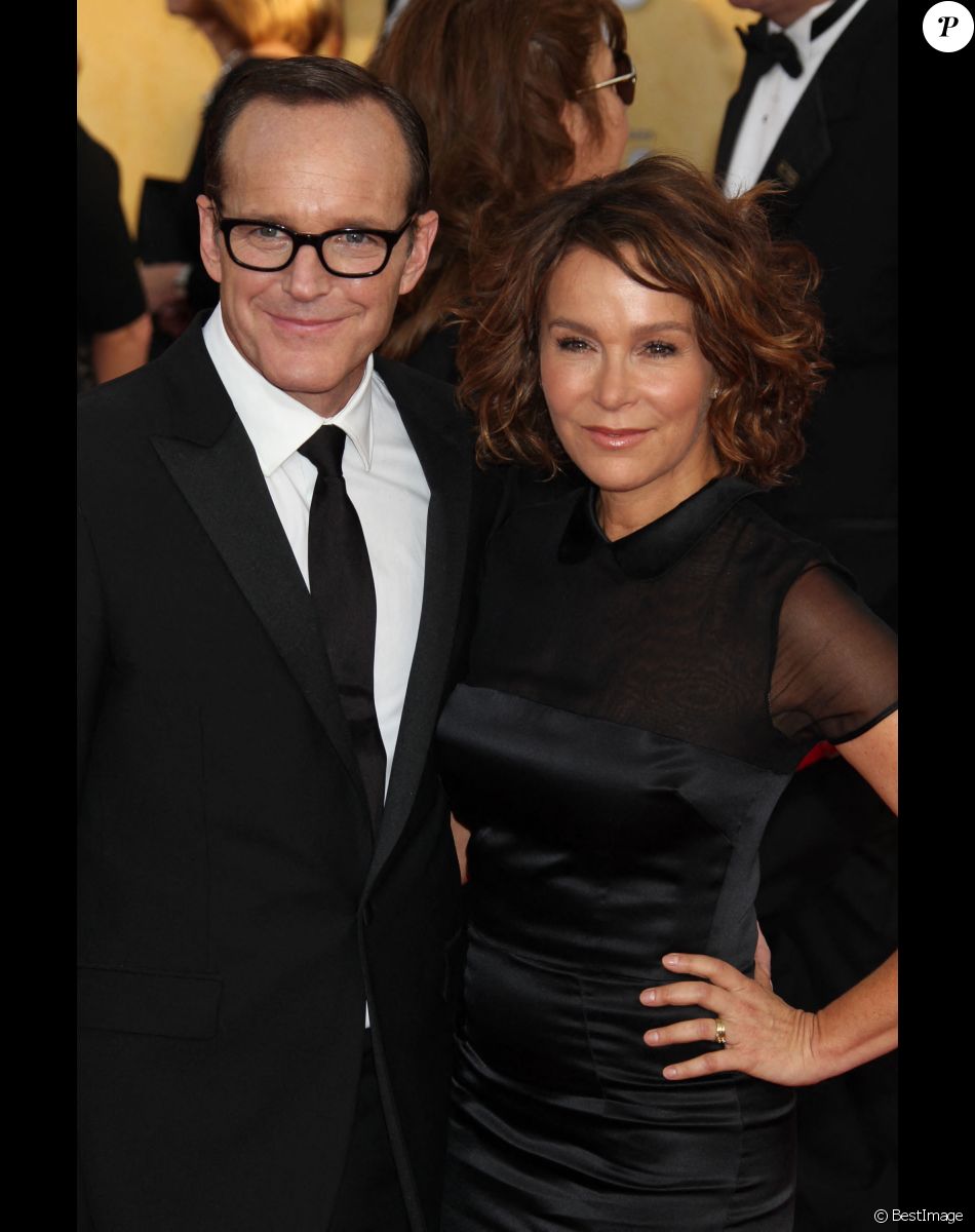 Clark Gregg et sa femme Jennifer Grey - 20eme ceremonie des "Screen Actors Guild Awards" au Shrine Exposition Center a Los Angeles. Le 18 janvier 2014