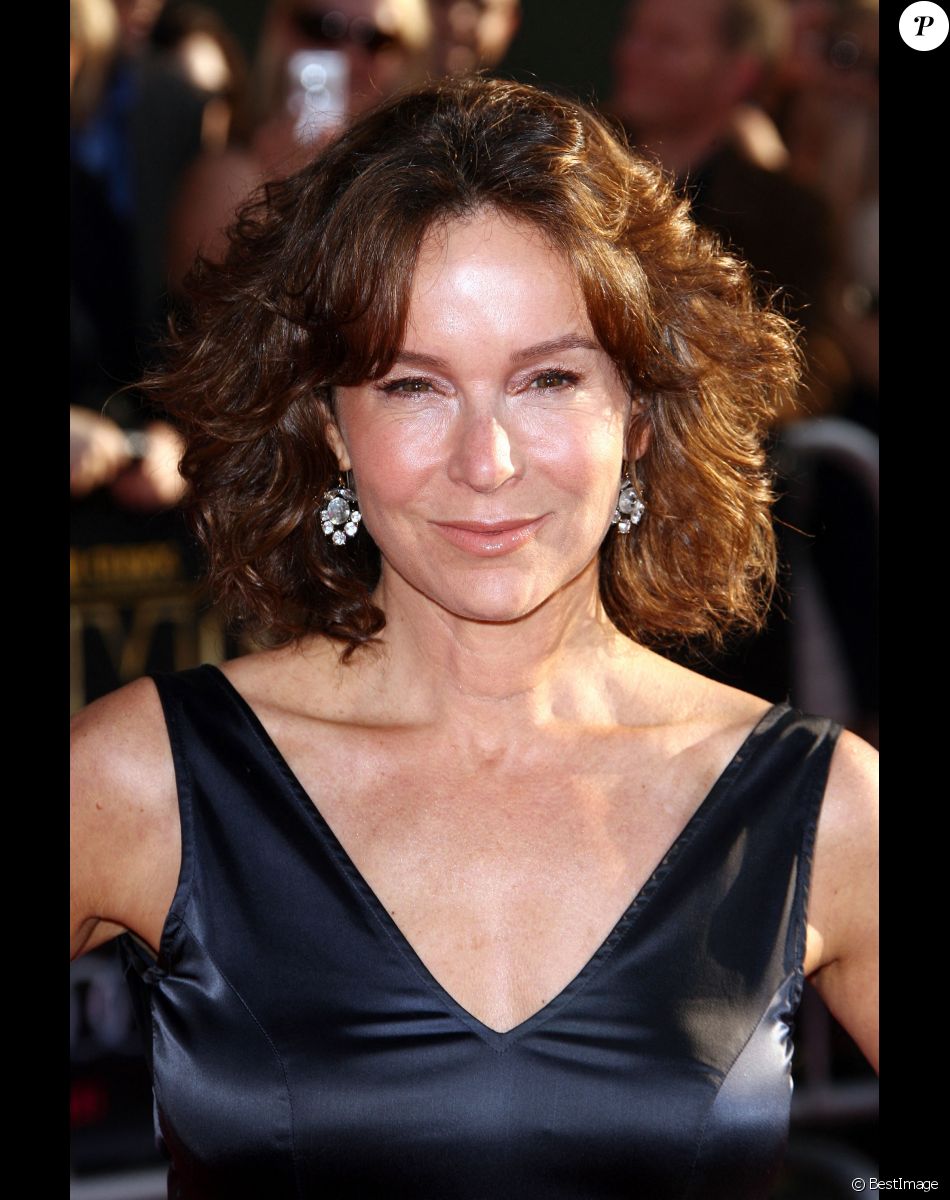 Jennifer Grey - Première du film Iron Man 2 au El Capitan Theatre à Hollywood