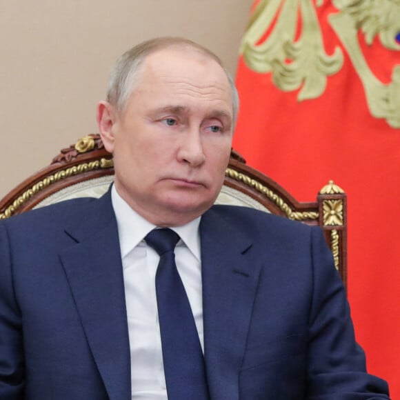 Le président russe Vladimir Poutine tient une réunion du Conseil présidentiel pour le développement de la culture physique et du sport par liaison vidéo depuis le Kremlin de Moscou, Russie, le 26 avril 2022.