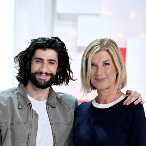 MB 14 (Mohamed Belkhir) et Michèle Laroque - Enregistrement de l'émission "Vivement Dimanche prochain" présentée par M.Drucker et diffusée le 24 avril sur France 2. Le 15 avril 2022 © Guillaume Gaffiot / Bestimage 