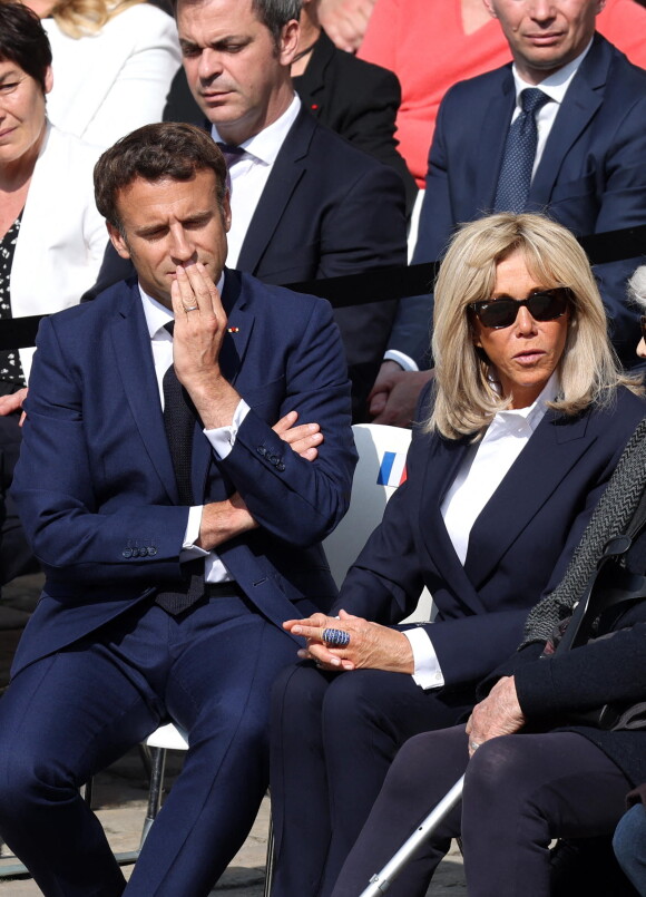 Le président de la république Emmanuel Macron, la première dame Brigitte Macron - Cérémonie d'hommage national à l'Hôtel national des Invalides en hommage à Michel Bouquet