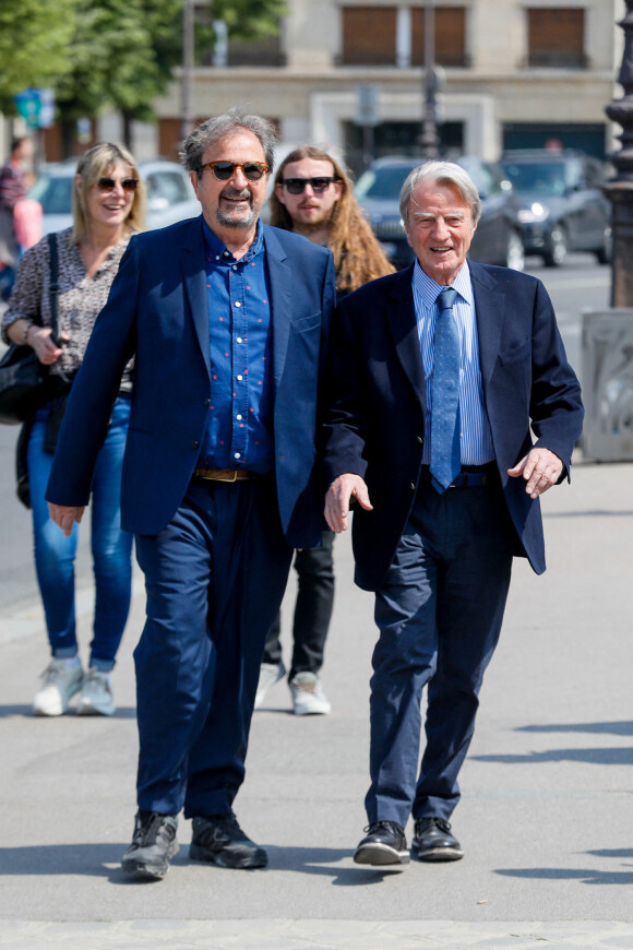 Bernard Kouchner - Arrivées à l'hommage funèbre à Jacques Perrin aux Invalides à Paris, France, le 29 avril 2022. © Christophe Clovis/Bestimage