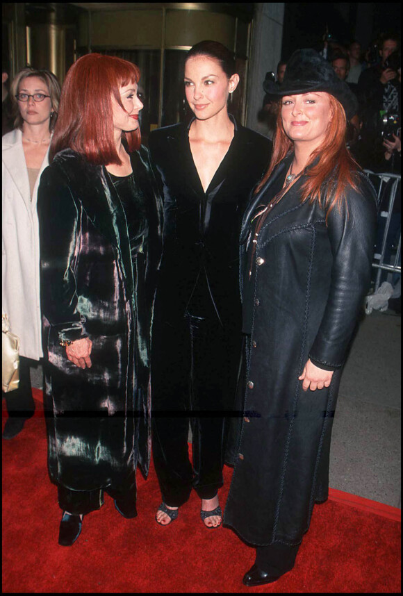 Wynonna Judd, Ashley Judd et leur mère Naomi Judd
