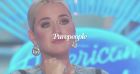 Katy Perry se casse la figure dans une tenue improbable : gros fail à la télé !