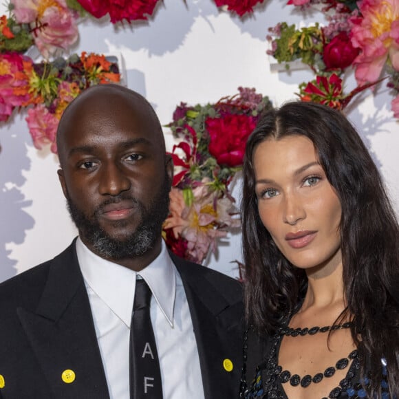 Virgil Abloh et Bella Hadid au photocall du dîner de lancement des Parfums Louis Vuitton, Stellar Times, Cosmetic Cloud, Dancing Blossom, Rhapsody et Symphony, à la fondation Louis Vuitton à Paris, France, le 5 juillet 2021. © Olivier Borde/Bestimage 