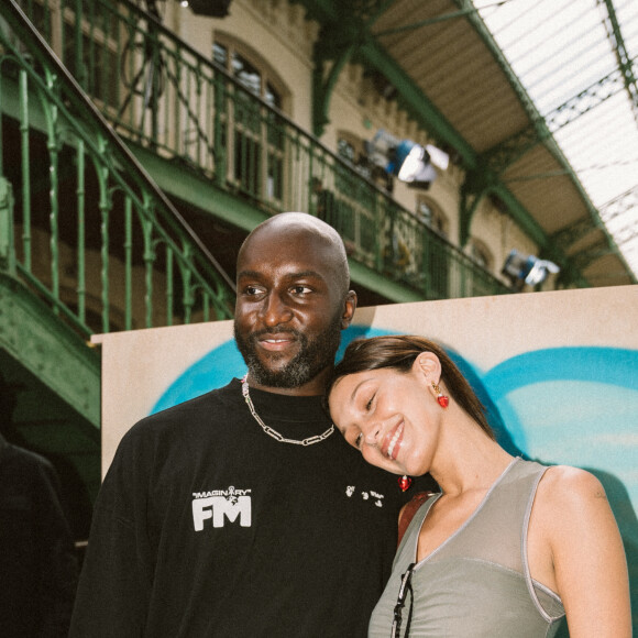 Exclusif - Bella Hadid et le designer Virgil Abloh lors du défilé "Off White" au lycée Carnot à Paris, le 4 juillet 2021. © Pierre Perusseau/Bestimage 