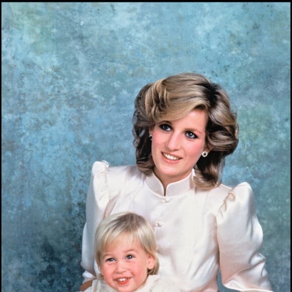 Info - La princesse Diana aurait eu 60 ans le 1 juillet - ARCHIVES - LA PRINCESSE LADY DIANA ET SON FILS LE PRINCE WILLIAM D' ANGLETERRE - RENDEZ VOUS EN 1984  