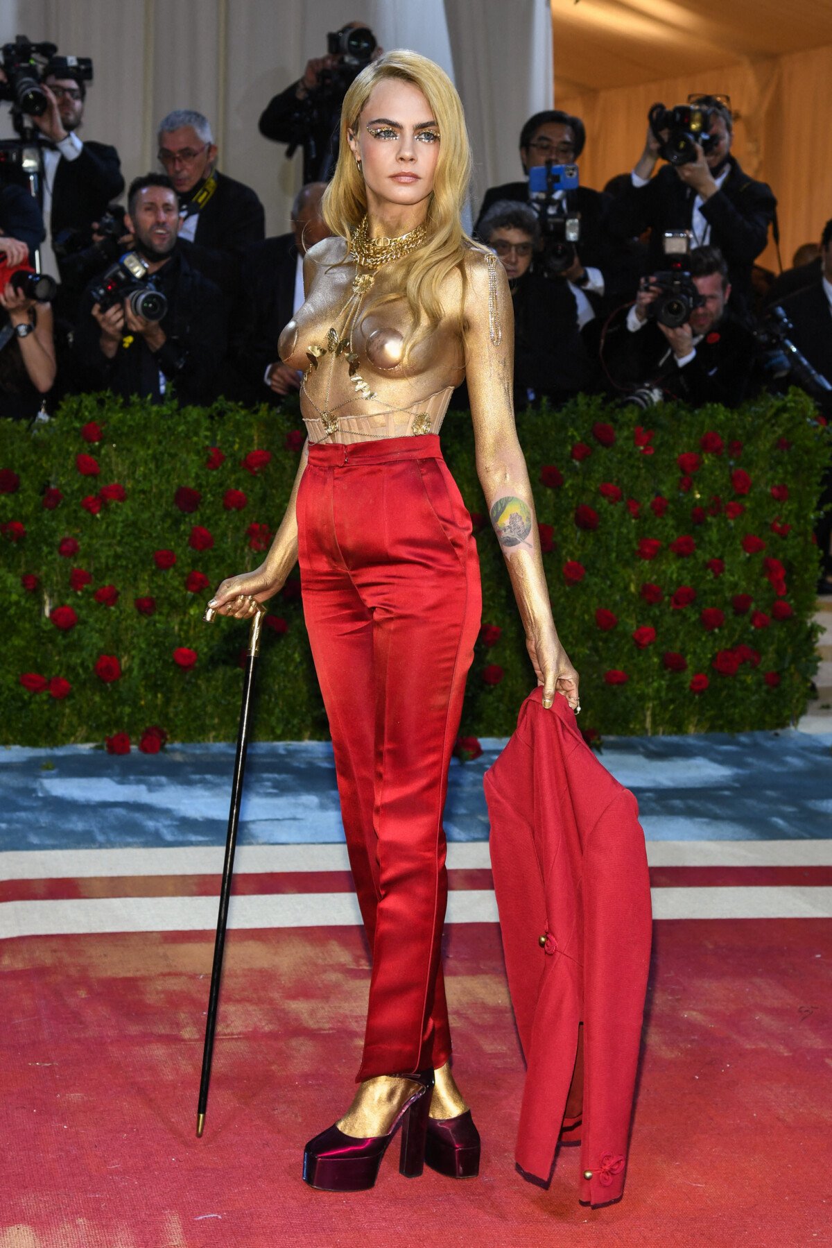 Photo Cara Delevingne Met Gala 2022 au Metropolitan Museum of Art