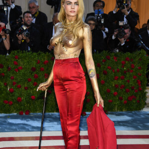 Cara Delevingne - Met Gala 2022 au Metropolitan Museum of Art de New York. Le 2 mai 2022. @ Anthony Behar/SPUS/ABACAPRESS.COM