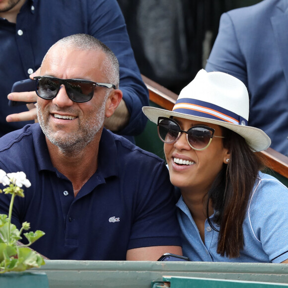 Amel Bent et son mari Patrick Antonelli dans les tribunes des internationaux de tennis de Roland Garros à Paris, France. © Dominique Jacovides - Cyril Moreau/Bestimage