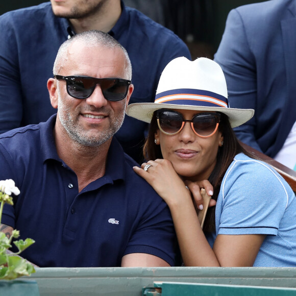 Amel Bent et son mari Patrick Antonelli dans les tribunes des internationaux de tennis de Roland Garros à Paris, France. © Dominique Jacovides - Cyril Moreau/Bestimage