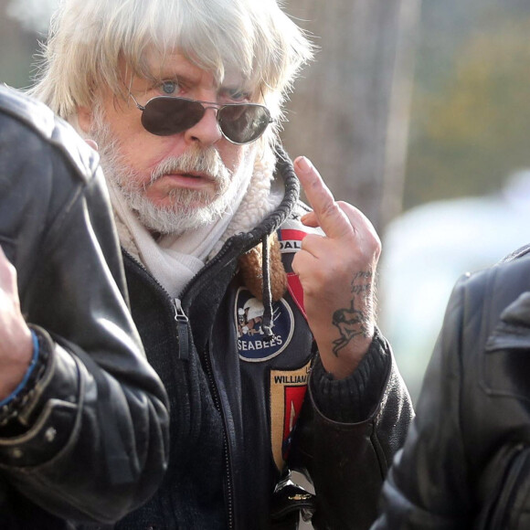 Le chanteur Renaud - Obsèques de Thierry Séchan, frère du chanteur Renaud, au cimetière du Montparnasse à Paris le 16 janvier 2019.