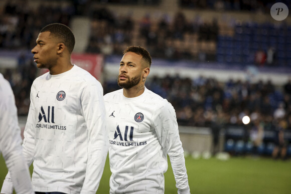 Neymar Jr et Kylian Mbappé - Match de Ligue 1 Uber Eats "Strasbourg - PSG (3-3)" au stade de la Meinau, le 29 avril 2022.