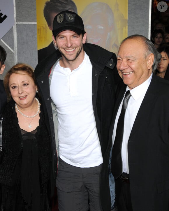 Bradley Cooper en famille lors de la première du film When in Rome à Los Angeles le 27 janvier 2010