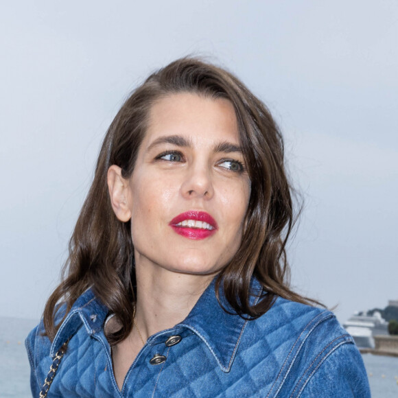 Charlotte Casiraghi - Les célébrités assistent au défilé croisière Chanel au Monte Carlo Beach à Monaco, le 5 mai 2022. © Olivier Borde / Bestimage 