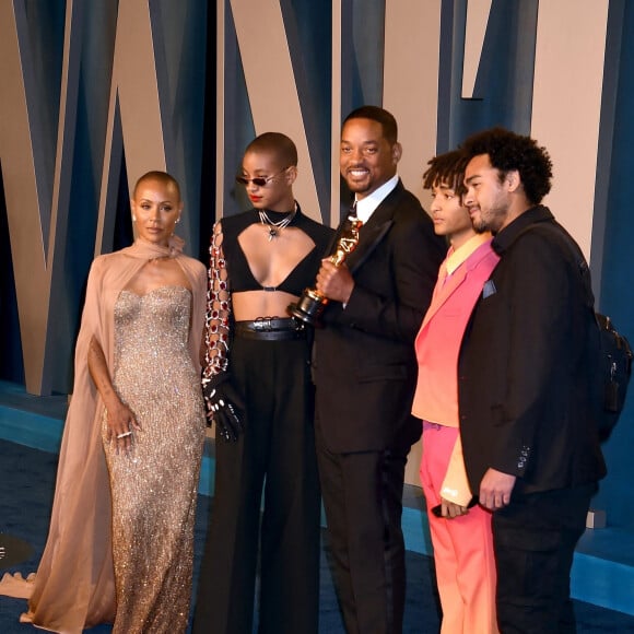 Jada Pinkett Smith, Willow Smith, Will Smith, Jaden Smith, Trey Smith au photocall de la soirée "Vanity Fair" lors de la 94ème édition de la cérémonie des Oscars à Los Angeles, le 27 mars 2022. 