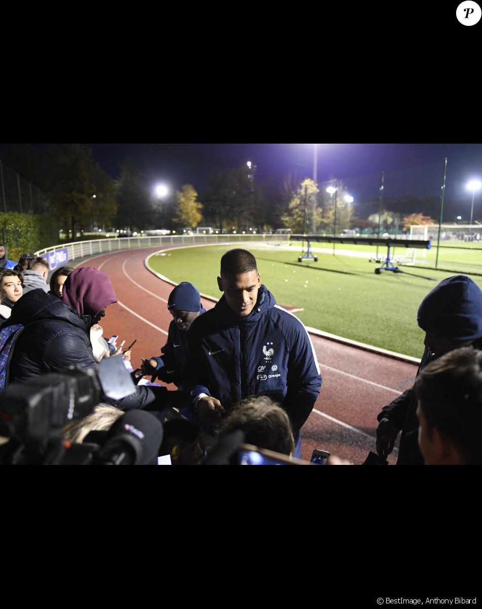 Alphonse Areola - Entraînement de l'équipe de France avant les qualifications pour l'Euro 2020 à Clairefontaine, le 11 novembre 2019. © Anthony Bibard / Panoramic / Bestimage