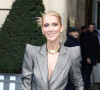 Céline Dion sort de l'hôtel de Crillon à Paris pour se rendre à un défilé lors de la fashion week Haute-Couture. 