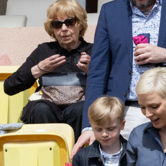 Le prince Albert II de Monaco, la princesse Charlène de Monaco et leurs enfants le prince Jacques de Monaco et la princesse Gabriella de Monaco lors de l' édition 2022 du Tournoi Sainte Dévote de Rugby au Stade Louis II à Monaco le 7 mai 2022 © Olivier Huitel / Pool Monaco / Bestimage