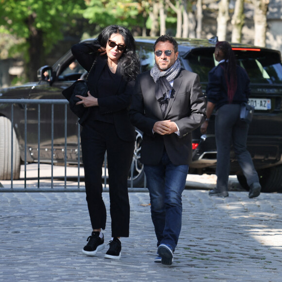 Yamina Benguigui, Bernard Montiel - Obsèques de la chanteuse Régine au Crematorium du cimetière du Père-Lachaise à Paris. Le 9 mai 2022 © Jacovides-Moreau / Bestimage 