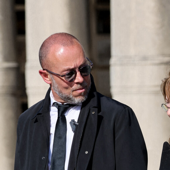 Jane Birkin - Obsèques de la chanteuse Régine au Crematorium du cimetière du Père-Lachaise à Paris. Le 9 mai 2022 © Jacovides-Moreau / Bestimage 
