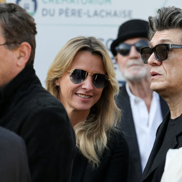 Sarah Lavoine (Poniatowski) et Marc Lavoine - Obsèques de la chanteuse Régine au Crematorium du cimetière du Père-Lachaise à Paris. Le 9 mai 2022 © Jacovides-Moreau / Bestimage 