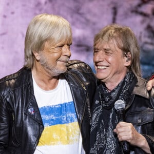 Renaud et Jean Louis Aubert - Enregistrement de l'émission "Joyeux anniversaire Renaud" au Dôme de Paris, diffusée le 10 mai sur France 2 © Cyril Moreau / Bestimage