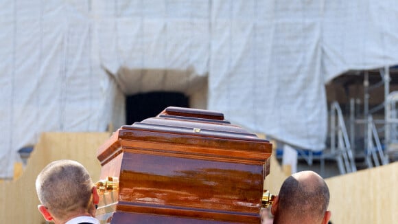Obsèques de Régine au Père-Lachaise : plusieurs personnalités absentes, la raison dévoilée