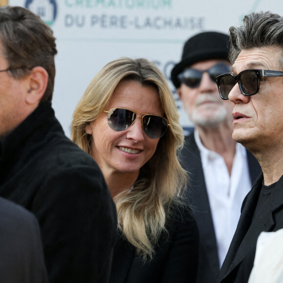 Sarah Lavoine (Poniatowski) et Marc Lavoine - Obsèques de la chanteuse Régine au Crematorium du cimetière du Père-Lachaise à Paris. Le 9 mai 2022 © Jacovides-Moreau / Bestimage 